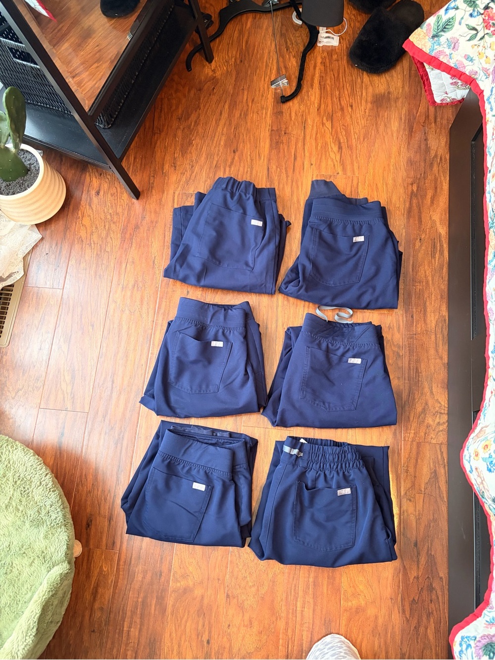Figs Women's Navy Blue Sweatpants - Pull-On Joggers (Set of 6)